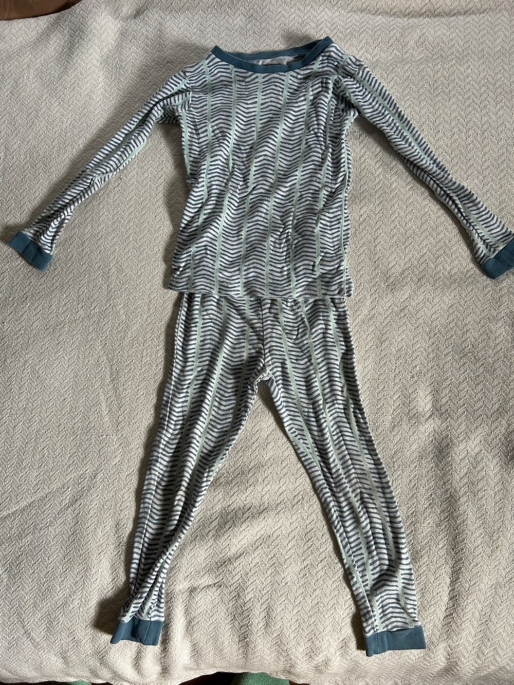 Burt's Bees Striped Blue & White Size 5 Pajamas